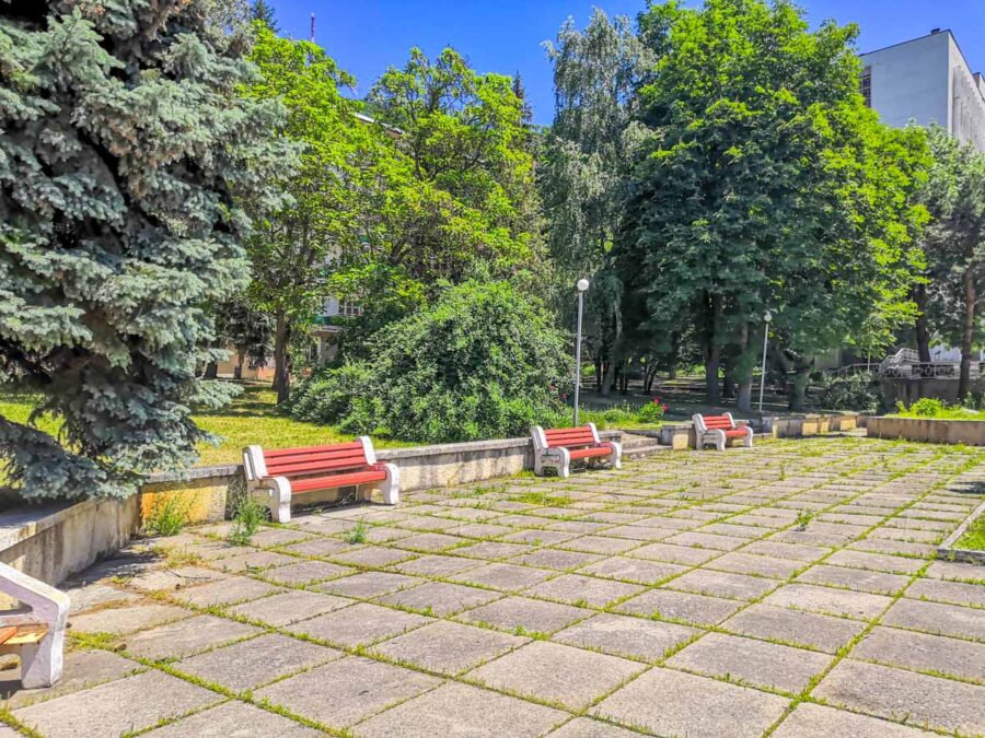 Скамейки для отдыха санатория Лермонтова Пятигорск - фотография