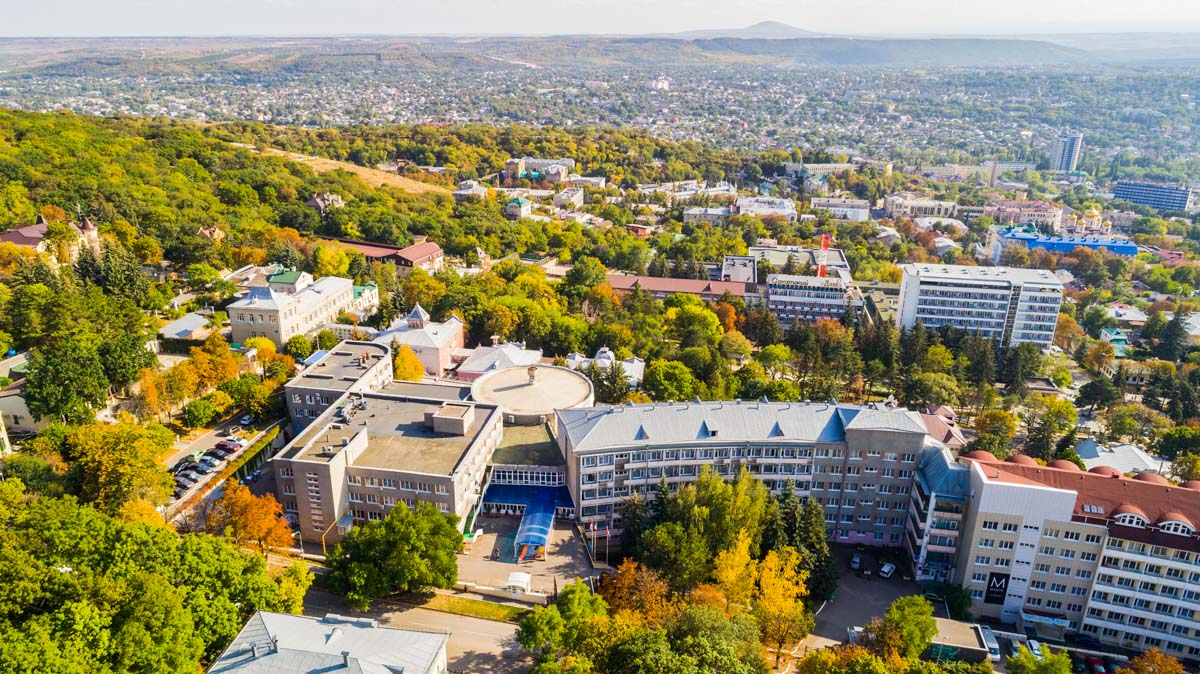 Вид на 4 и 5 корпуса санатория Лермонтова Пятигорск - фотография