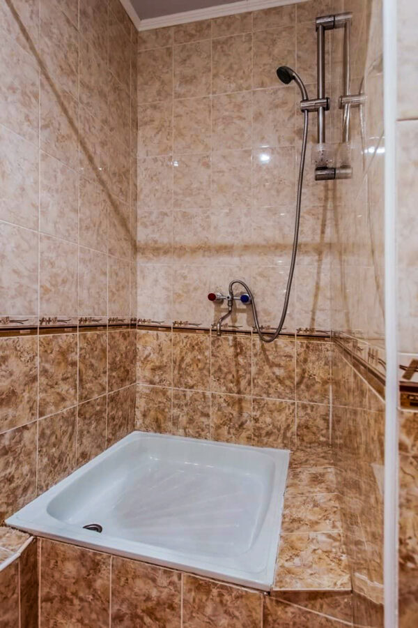 Ванная комната в 2 местном 2 комнатном номере 1 категории в санатории Лермонтова Пятигорск - фотография