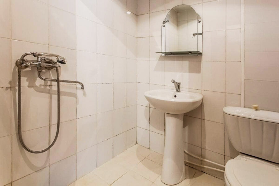 Ванная комната в 2 местном номере 2 категории корпус 3 в санатории Лермонтова Пятигорск - фотография