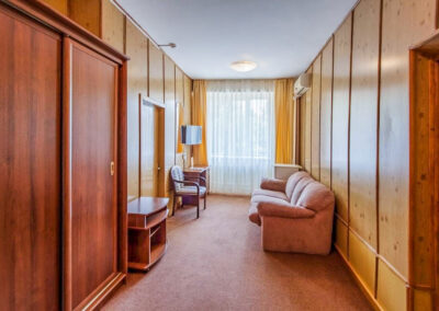 2 местный 2 комнатный номер 1 категории в санатории Лермонтова Пятигорск - фотография