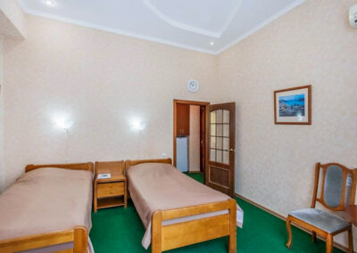 2 местный номер 1 категории в 5 корпусе в санатории Лермонтова Пятигорск - фотография