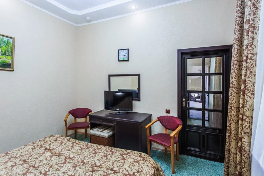 Апартаменты 2 местный 2 комнатный 10 корпус в санатории Лермонтова Пятигорск - фотография