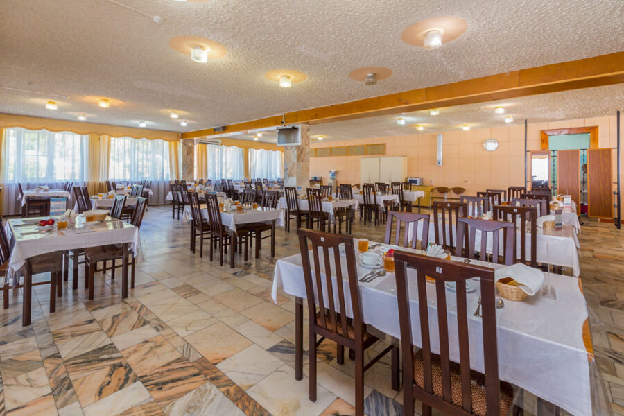 Обеденный зал в санатории Лермонтова Пятигорск - фотография