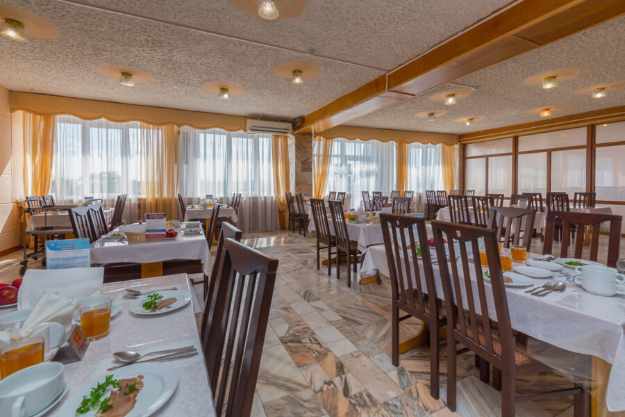 Обеденный зал в санатории Лермонтова Пятигорск - фотография