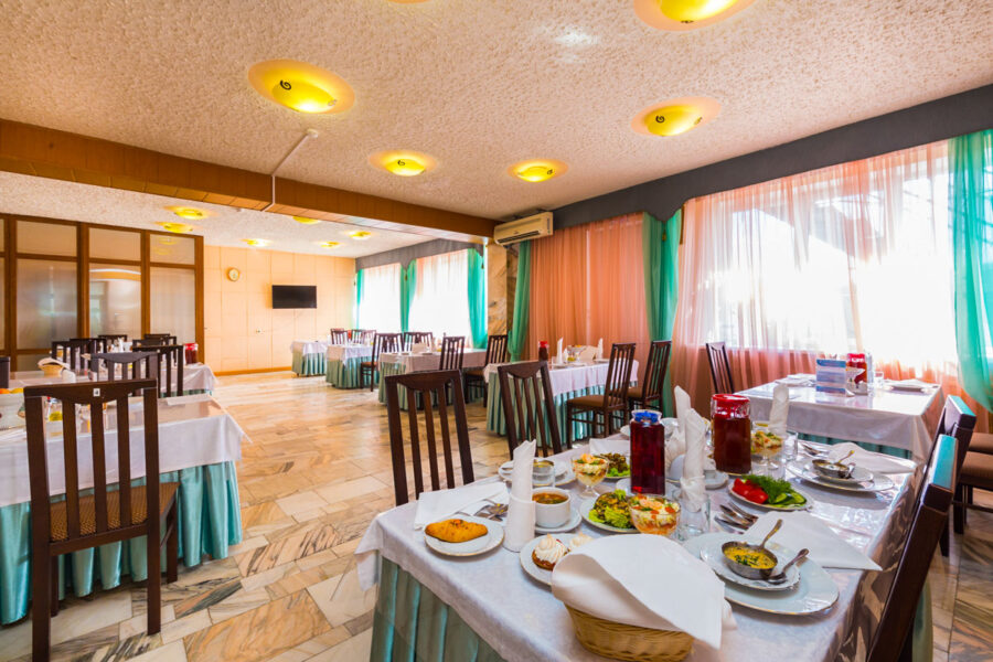 Обеденный зал в санатории Лермонтова Пятигорск - фотография