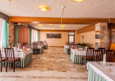 Обеденный зал в санатории Лермонтова Пятигорск - фотография