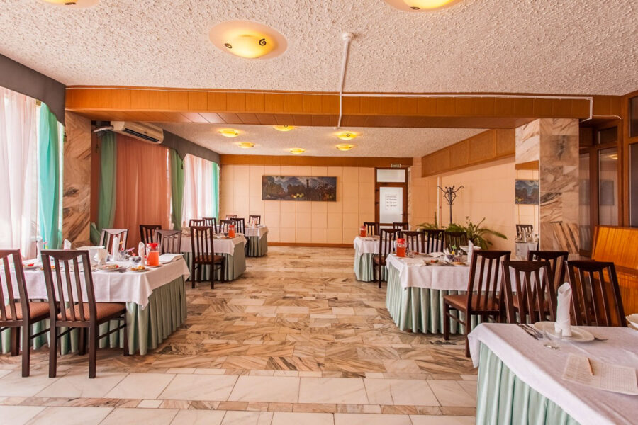Обеденный зал в санатории Лермонтова Пятигорск - фотография
