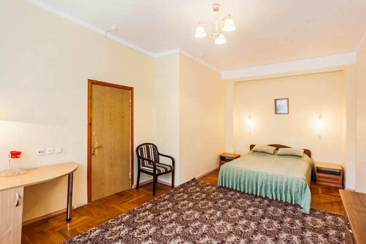 2 местный 2 комнатный номер 1 категории в санатории Лермонтова Пятигорск - фотография