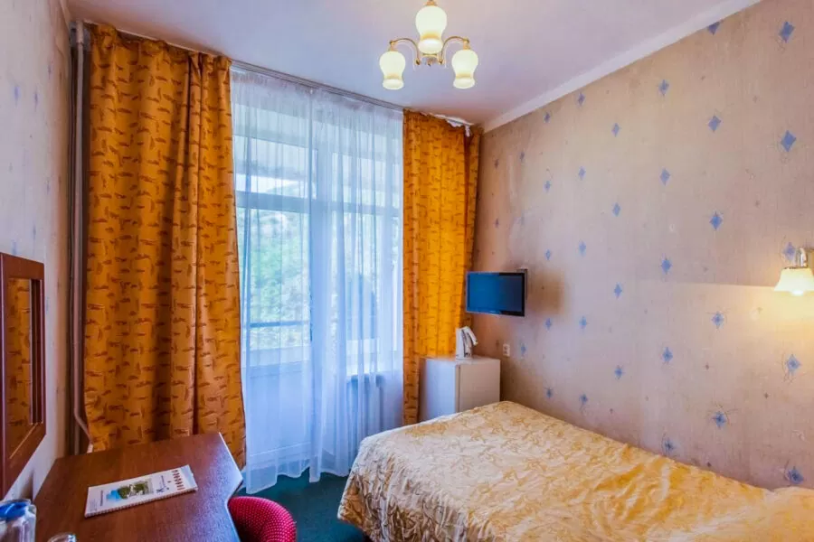 1 местный номер 2 категории в 1 корпусе в санатории Лермонтова Пятигорск - фотография