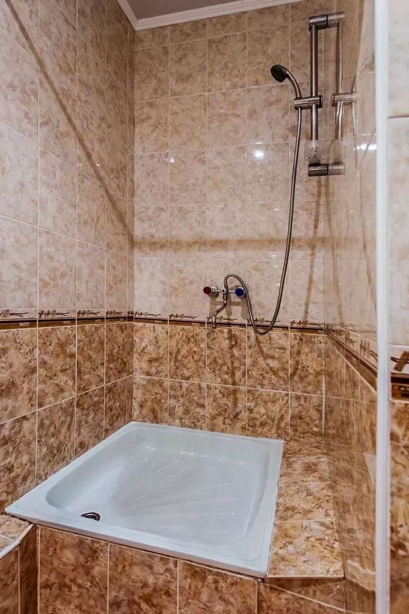 Ванная комната в 2 местном 2 комнатном номере 1 категории в санатории Лермонтова Пятигорск - фотография