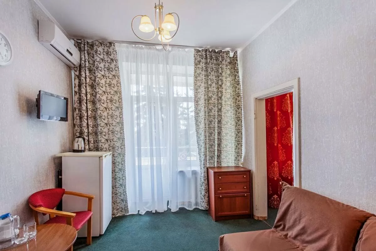 2 местный 2 комнатный номер 1 категории корпус 1 в санатории Лермонтова Пятигорск - фотография