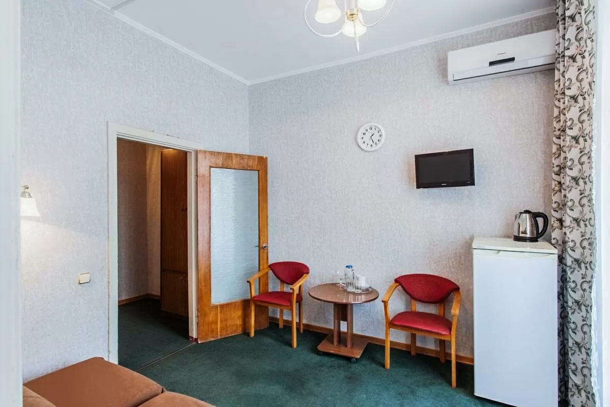 2 местный 2 комнатный номер 1 категории корпус 1 в санатории Лермонтова Пятигорск - фотография