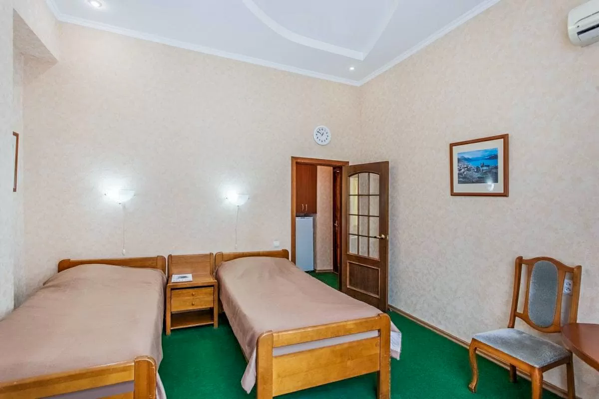 2 местный номер 1 категории в 5 корпусе в санатории Лермонтова Пятигорск - фотография