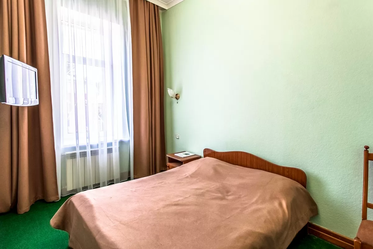 Номер 2 местный 2 комнатный 1 категории в 5 корпусе в санатории «Лермонтова» в г. Пятигорск - фотография