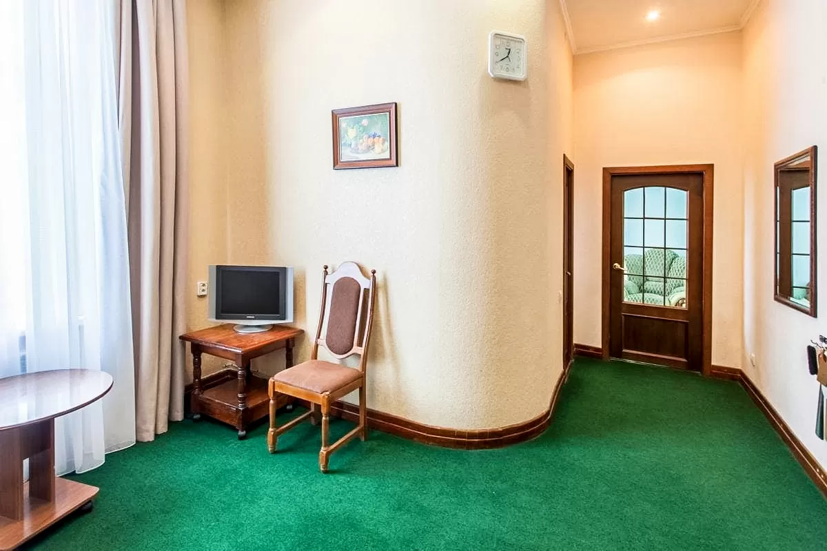 Номер 2 местный 2 комнатный 1 категории в 5 корпусе в санатории «Лермонтова» в г. Пятигорск - фотография